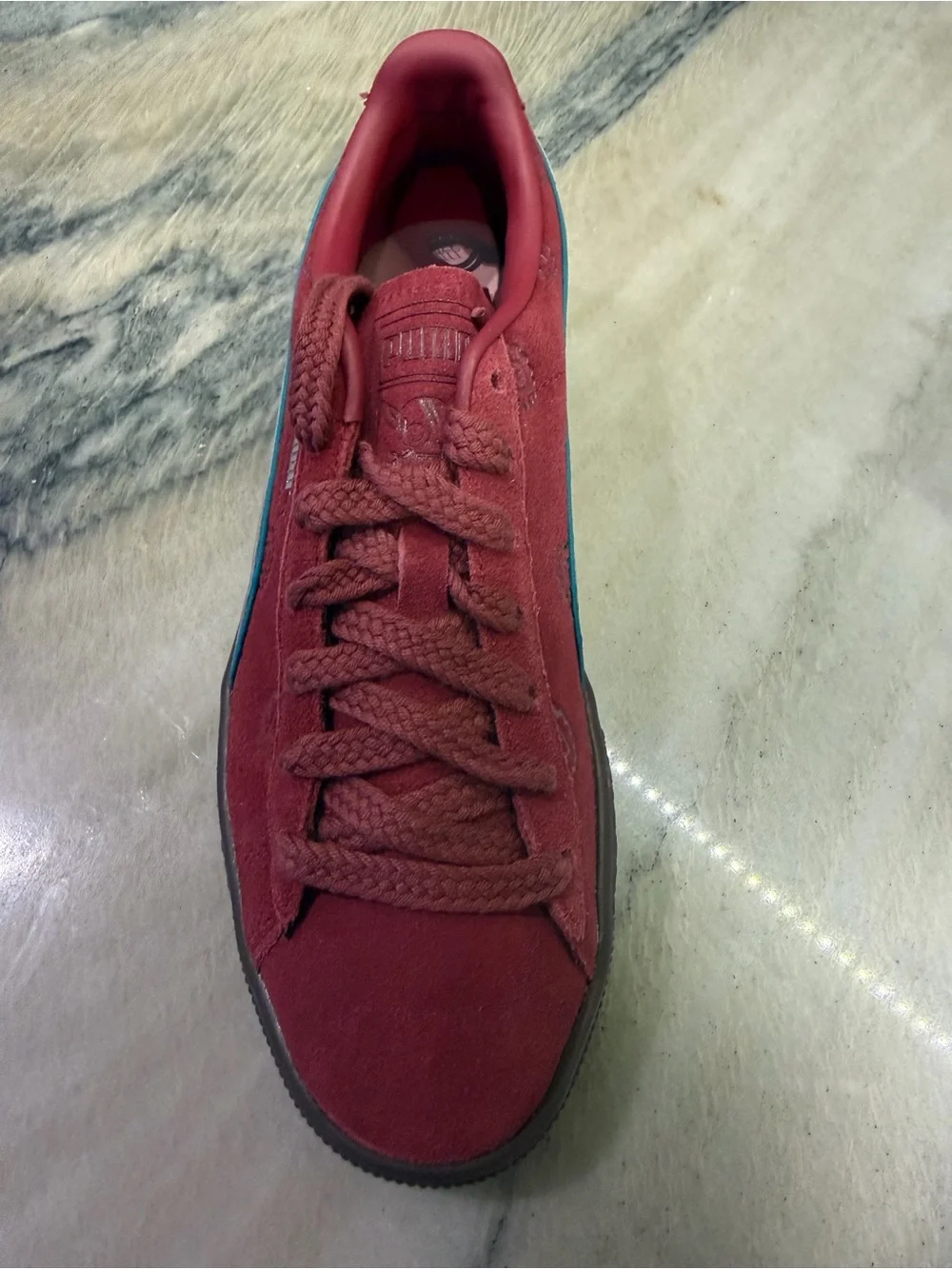 Puma Suede Juniors Burgundy Sneaker with Silver Formstripe size 5.5 Junior